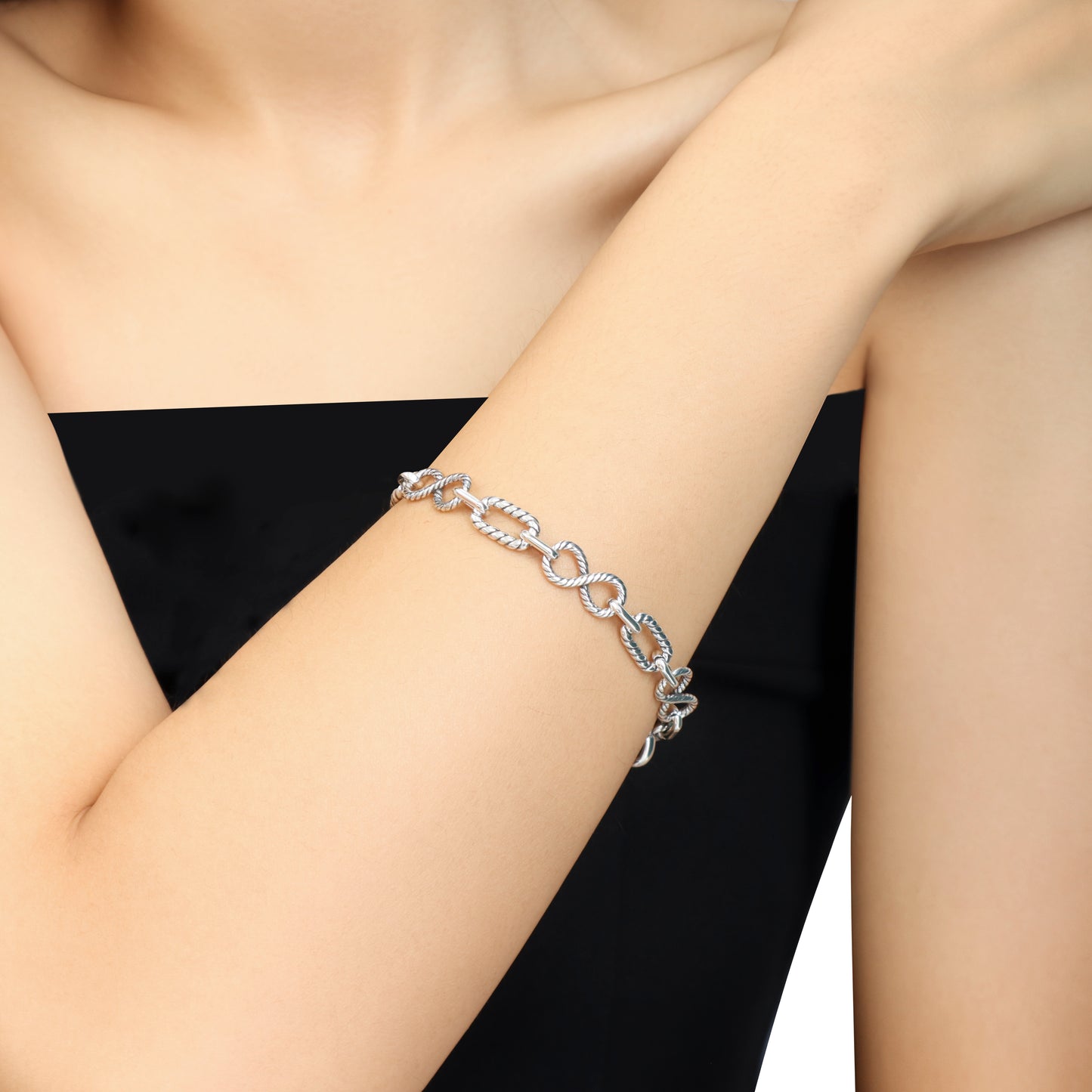 RYQEN Twisted Link Chain Bracelet TwistLuxe Elegance Chain Bracelet Delicate wrist jewelry for layering Mobiusu Loop chain Bracelet TikTok viral dainty jewelry 2025