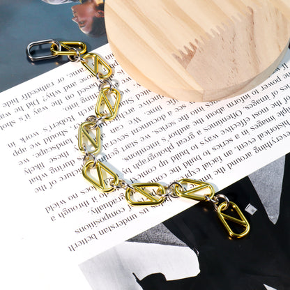 RYQEN Geometric Chain Bracelet Two - Tone Geometric Chain Bracelet Luxury twisted chain accessory Statement bracelet for fashion lovers