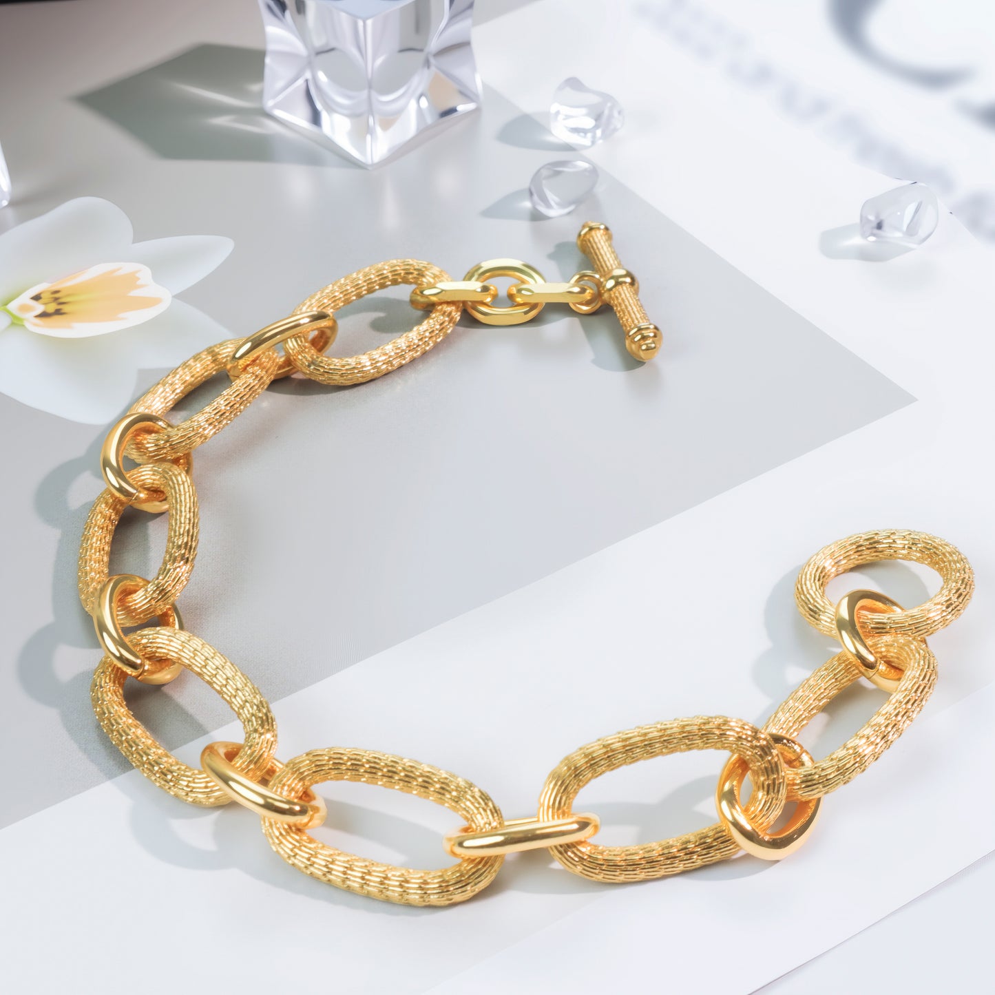 RYQEN Gold-plated textured T-shaped buckle chain bracelet Gold Loop Dream Weaver Textured Clasp Bracelet TikTok 2025 Fashion Trend Bracelet