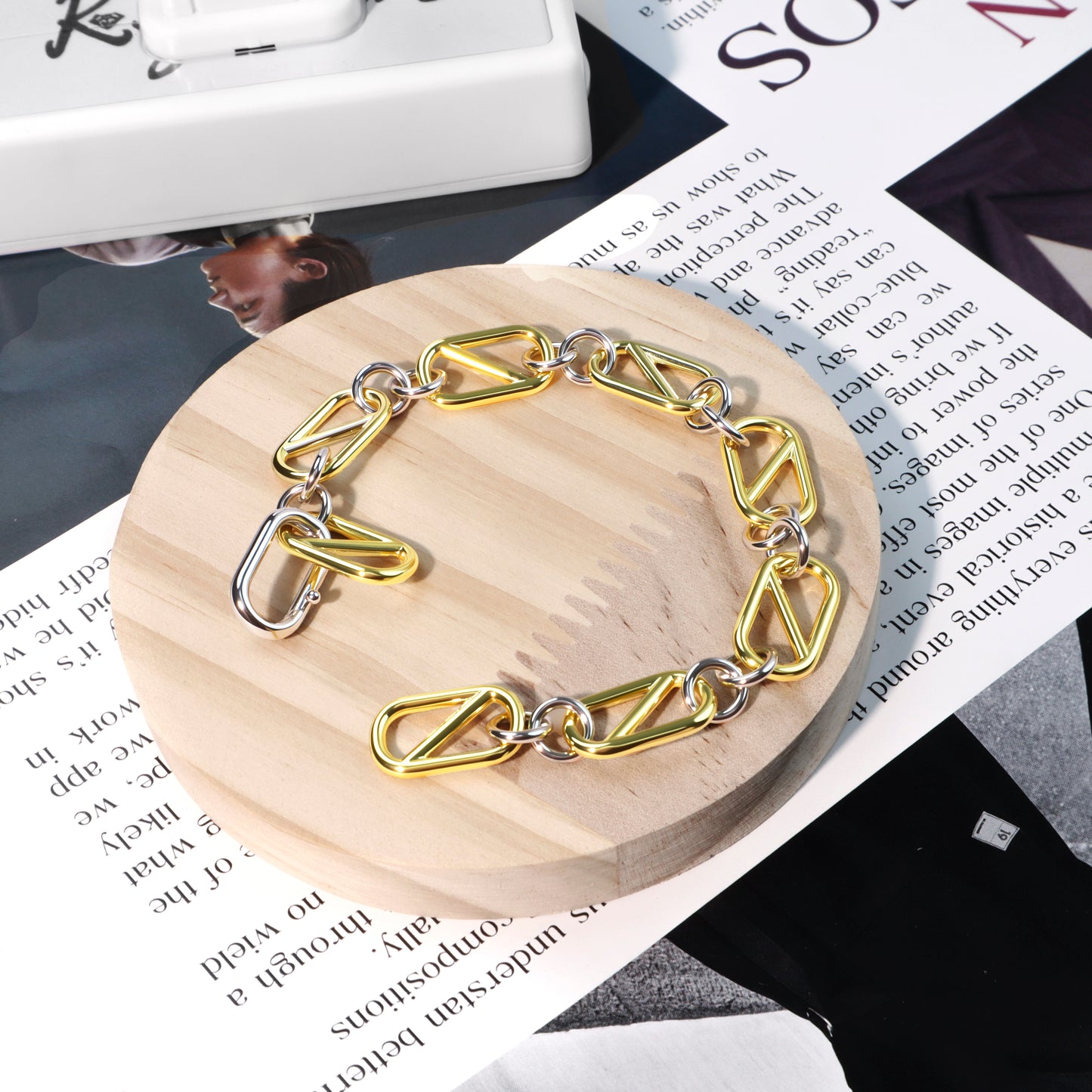 RYQEN Geometric Chain Bracelet Two - Tone Geometric Chain Bracelet Luxury twisted chain accessory Statement bracelet for fashion lovers