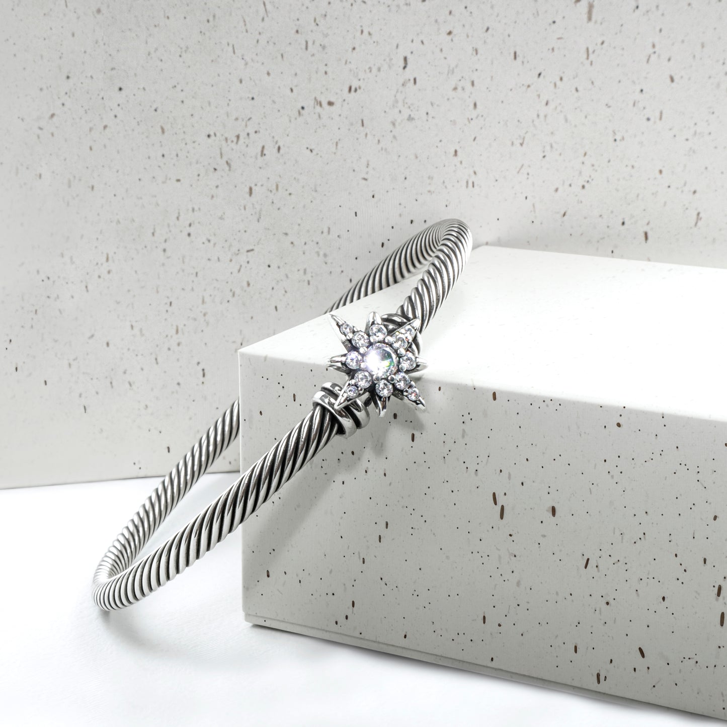RYQEN micro-pavéd cubic zirconia star cuff Celestial Twist Star Bracelet Retro-style cuffs Stellar Twist Constellation Cuff Celestial Jewelry Minimalist luxury bracelet 2025